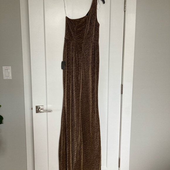 Lulu’s one shoulder dress - Picture 3 of 5